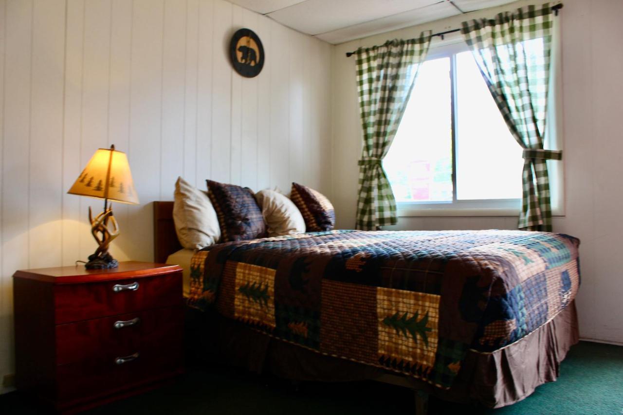 Motel Montreal Lake George Eksteriør bilde