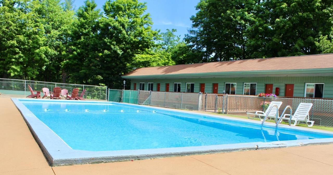 Motel Montreal Lake George Eksteriør bilde