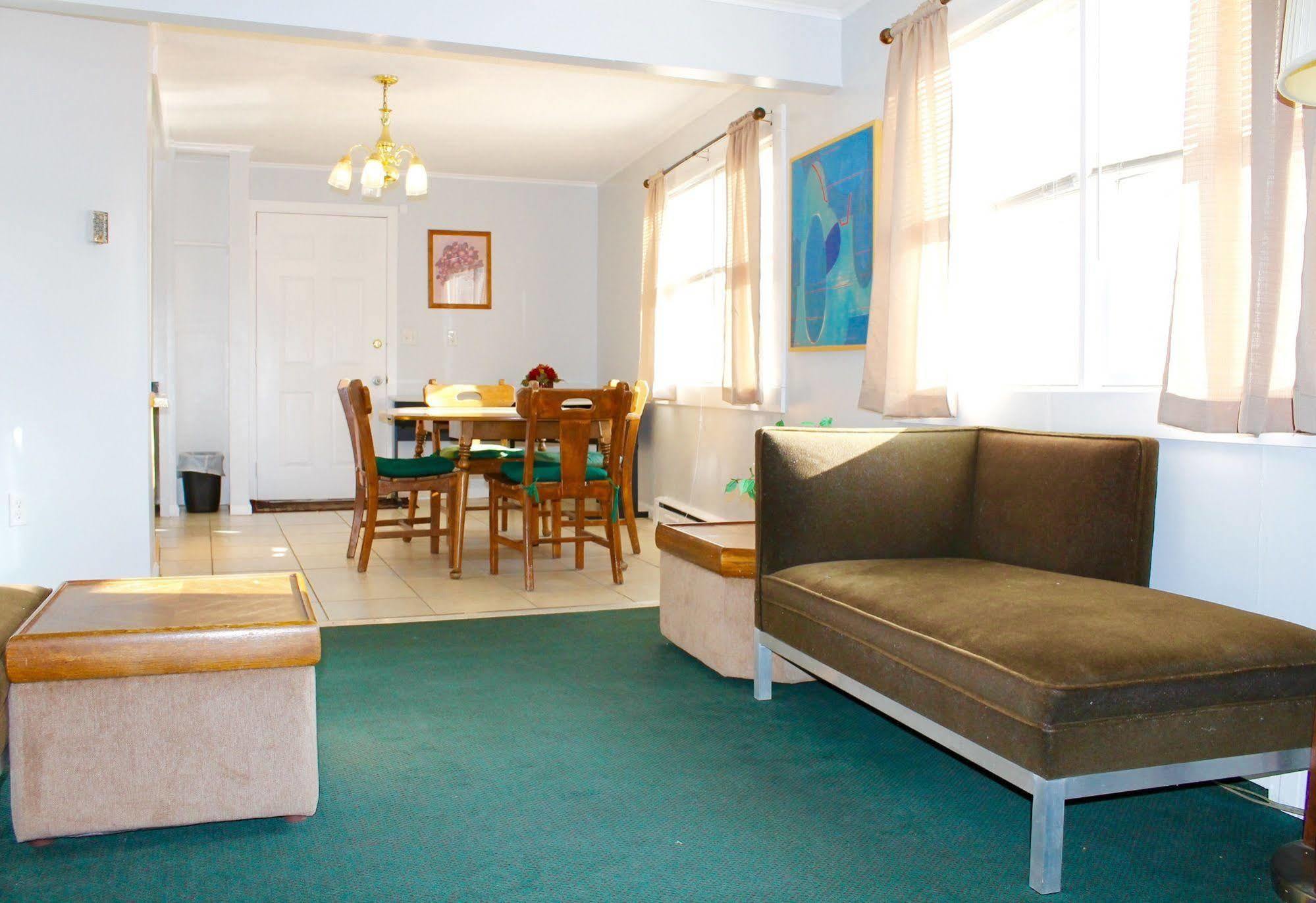 Motel Montreal Lake George Eksteriør bilde